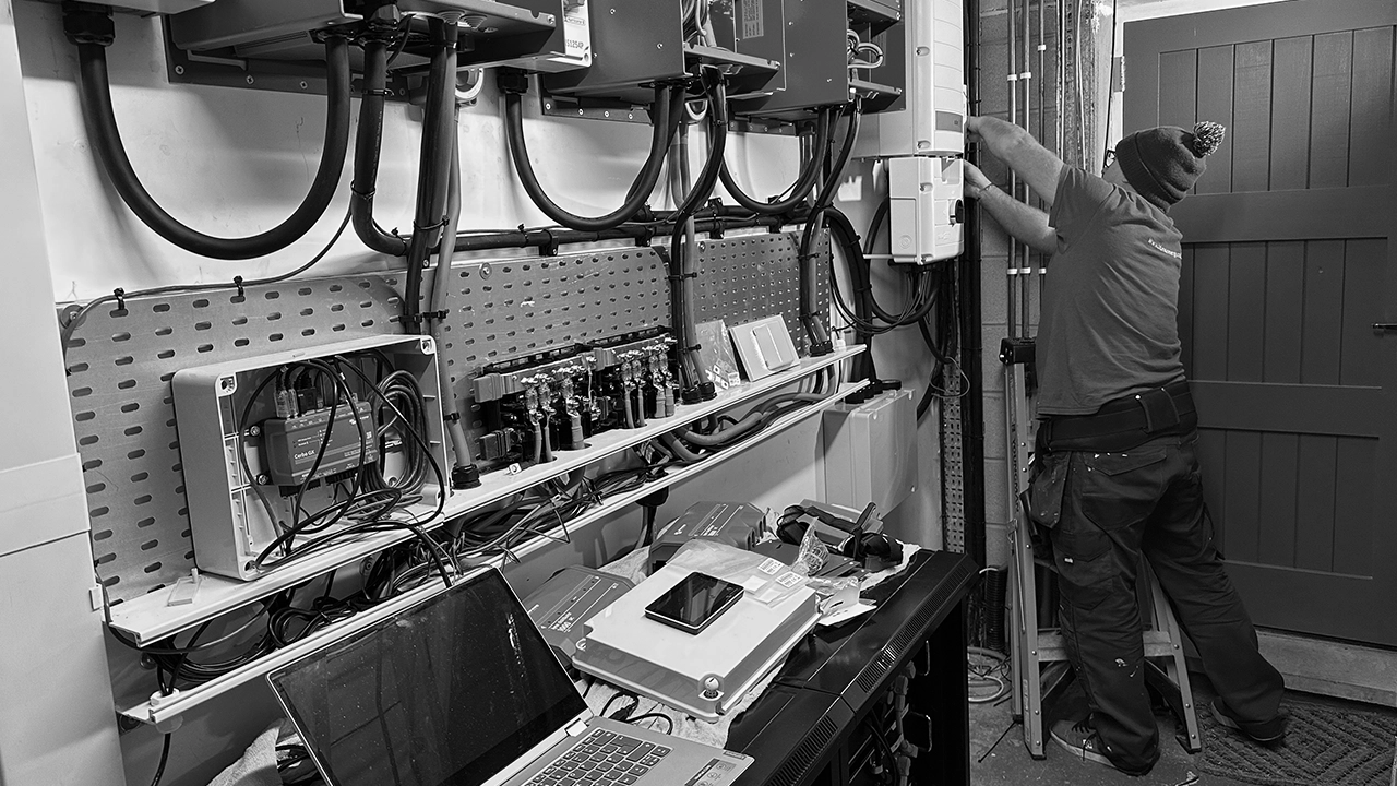 ENERGY-MONKEY-3P-INSTALLATION