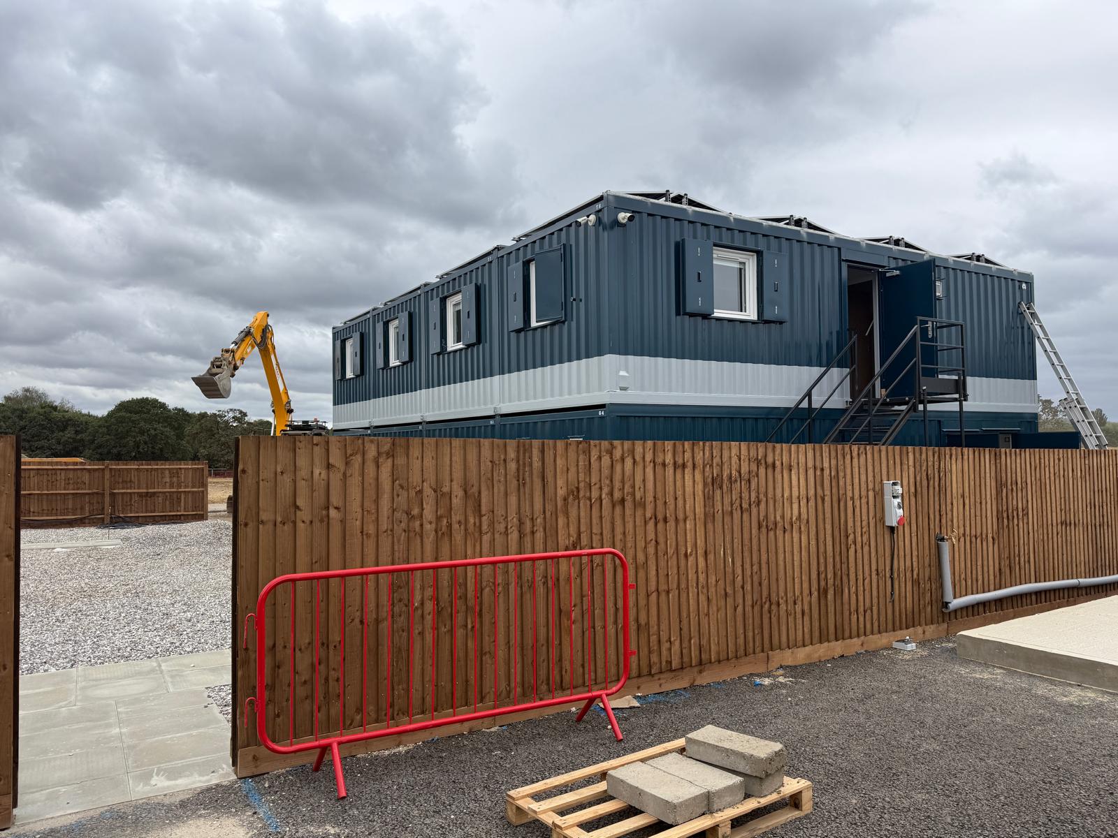 21.8kWp solar PV on construction site cabins feeding the construction site battery storage system